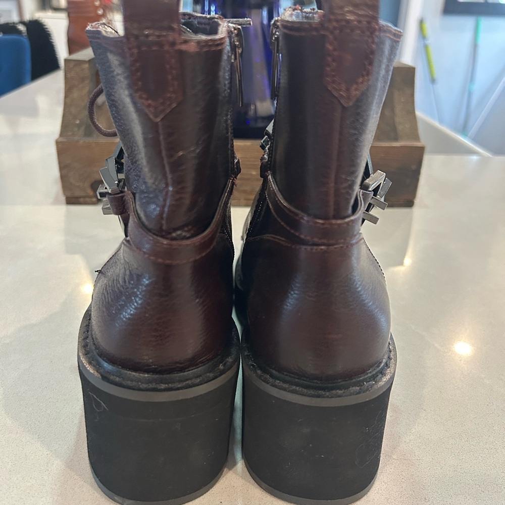 NWOB Vince Camuto Keltana Burgundy Lace-Up Boots with Chunky Heel Size 8.5 - Picture 3 of 6